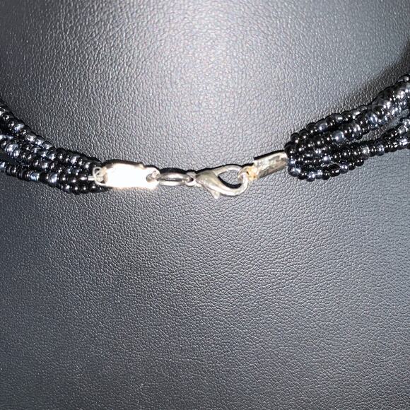 Vintage Elegant Multi-Strand Shell Necklace Green and Black - Picture 4 of 7